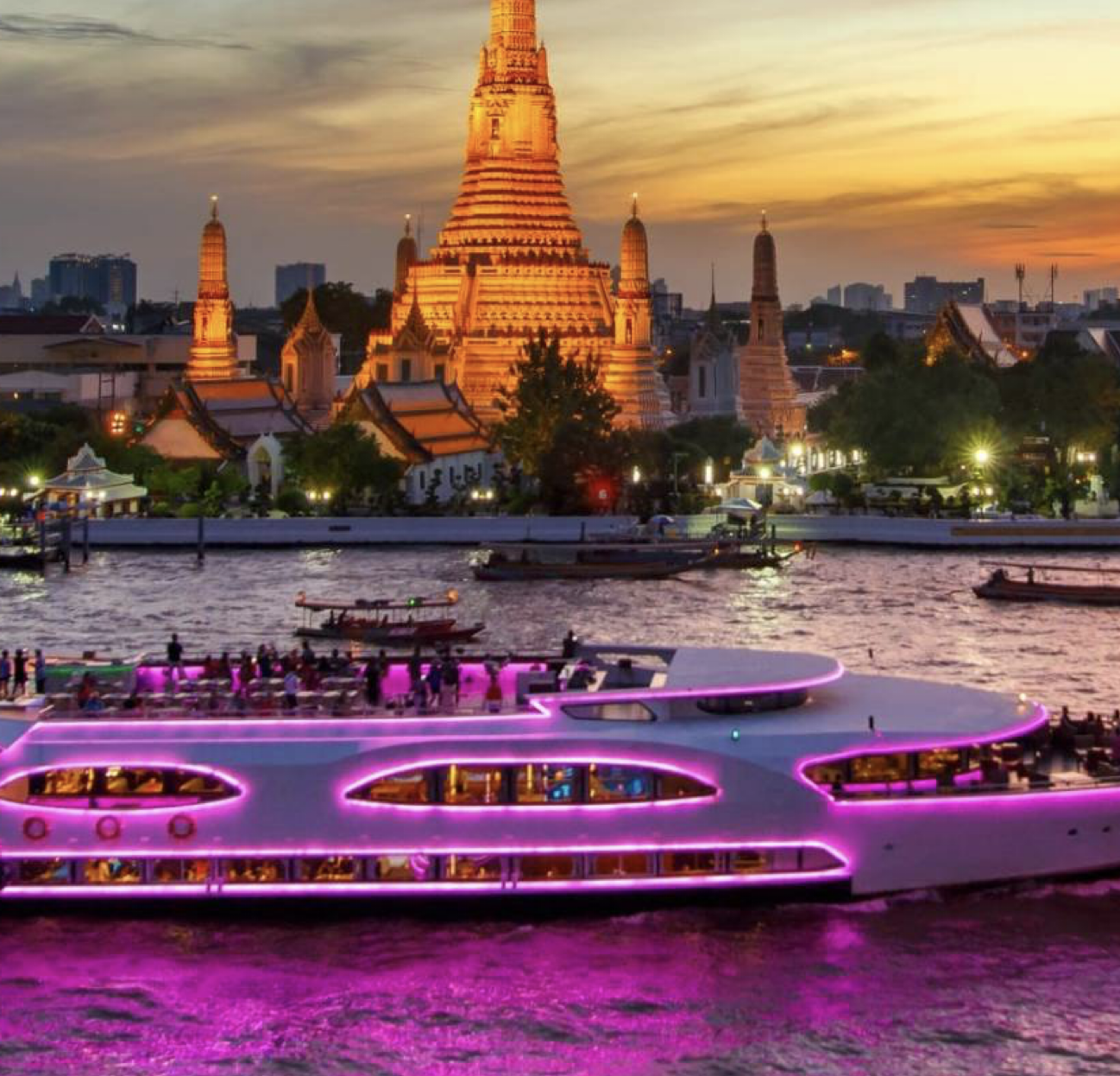 Wonderful Pearl Dinner Cruise in Bangkok