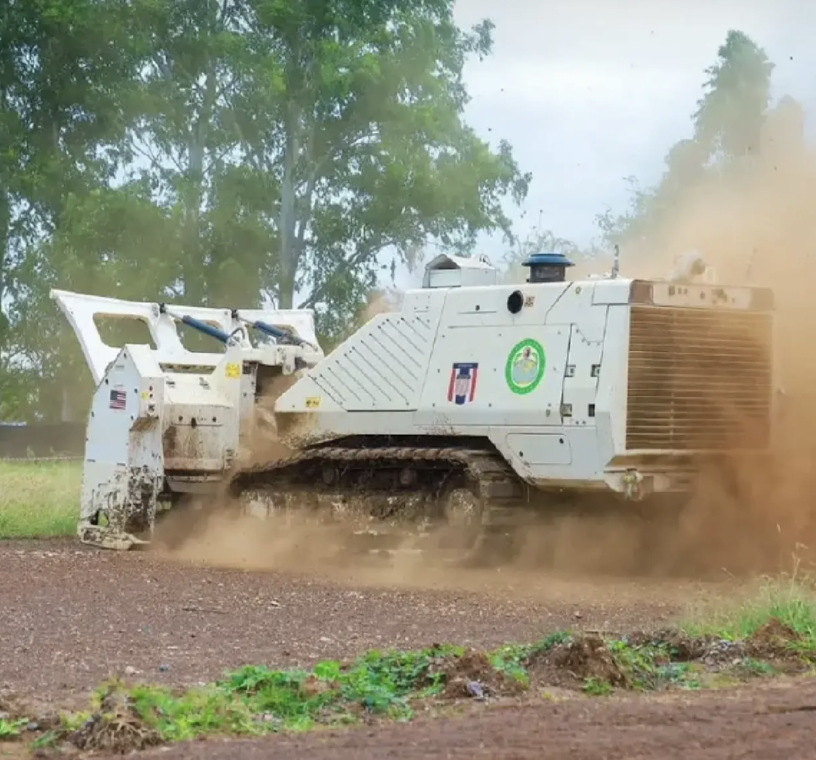 Thai Burapha Task Force & Thai Second Engineer Battalion clearing up mines