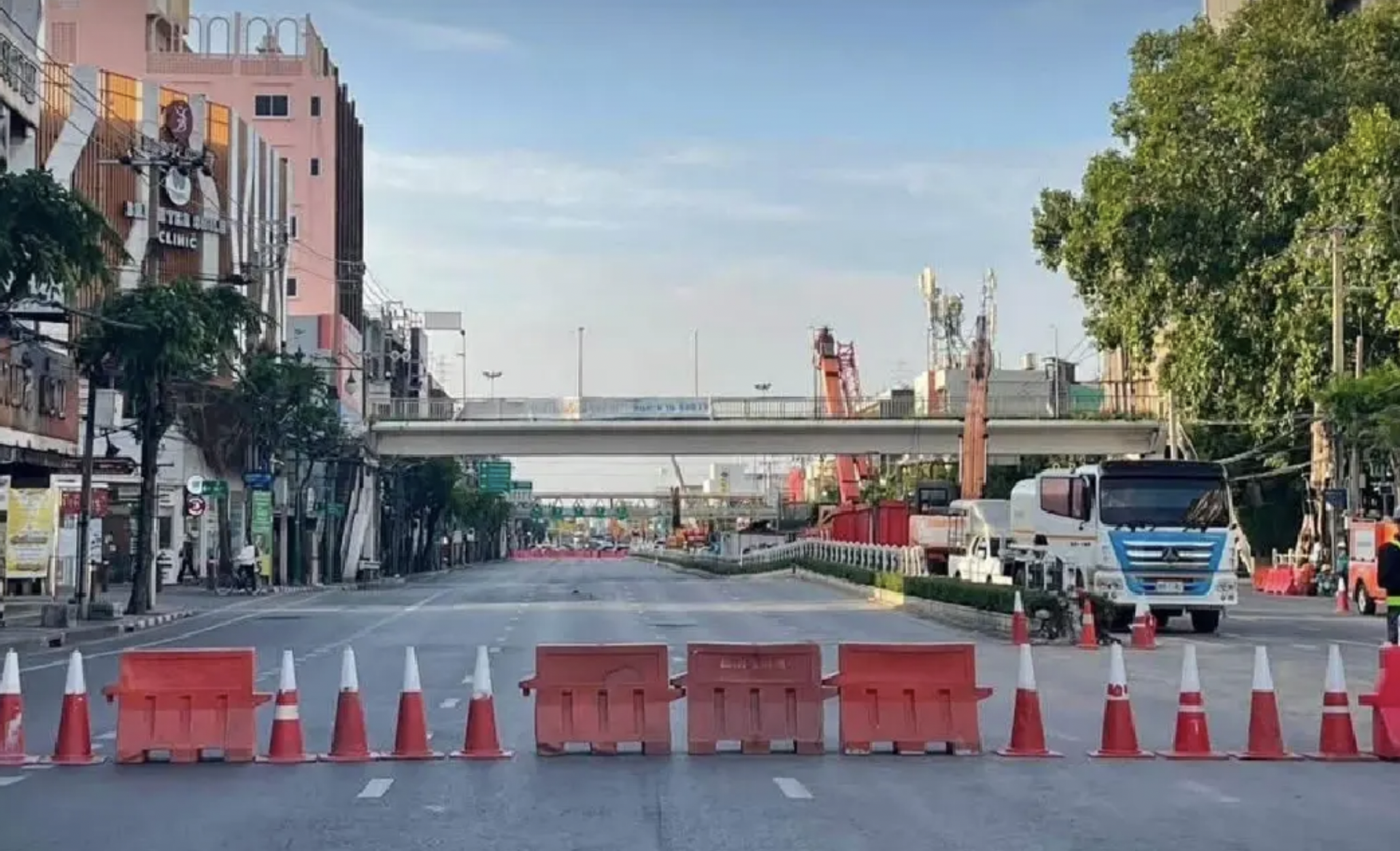 Purple Line tunnel repairs Wongwian Yai Bangkok MRT leak road subsidence Thailand transport infrastructure 2026