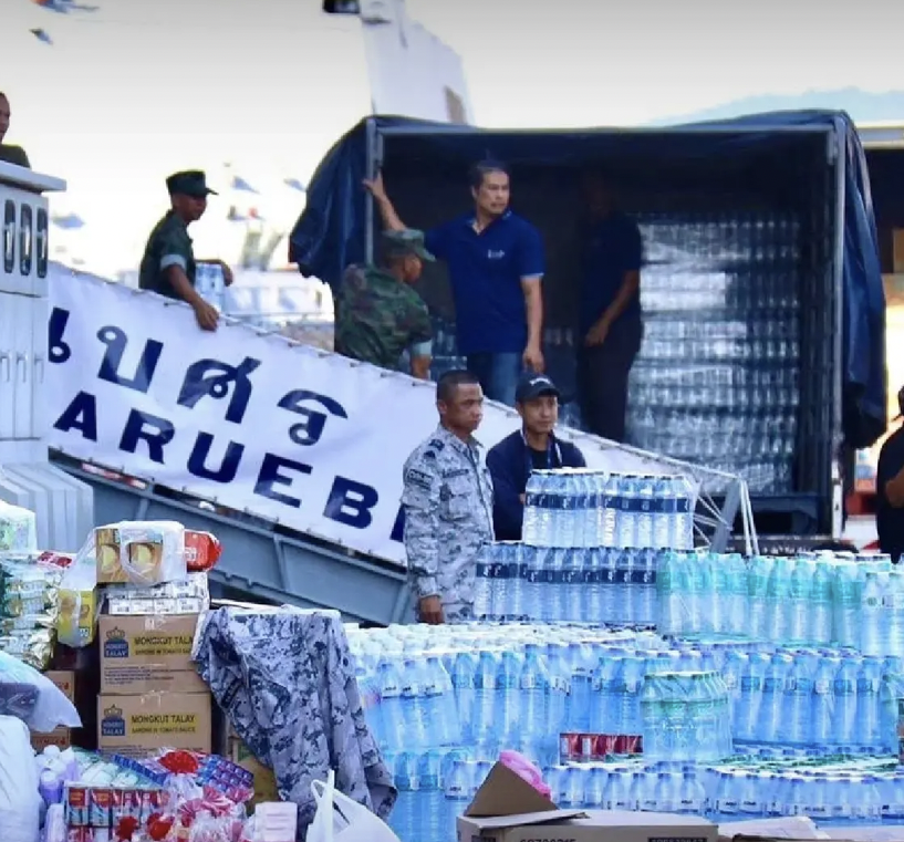 Royal Thai Navy sends Aid